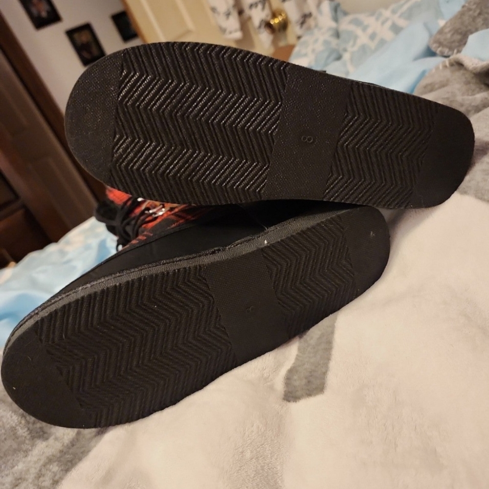 Boots - Picture 6 of 7